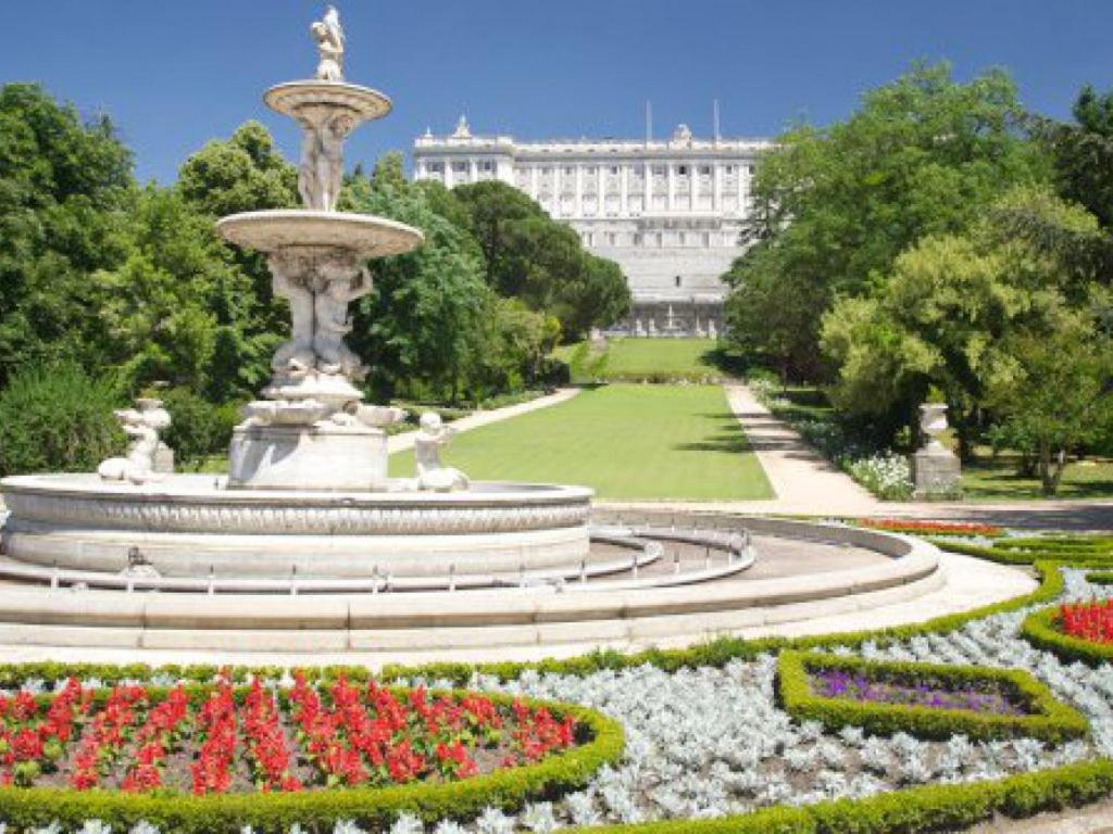 Madrid Citymad Six Екстериор снимка
